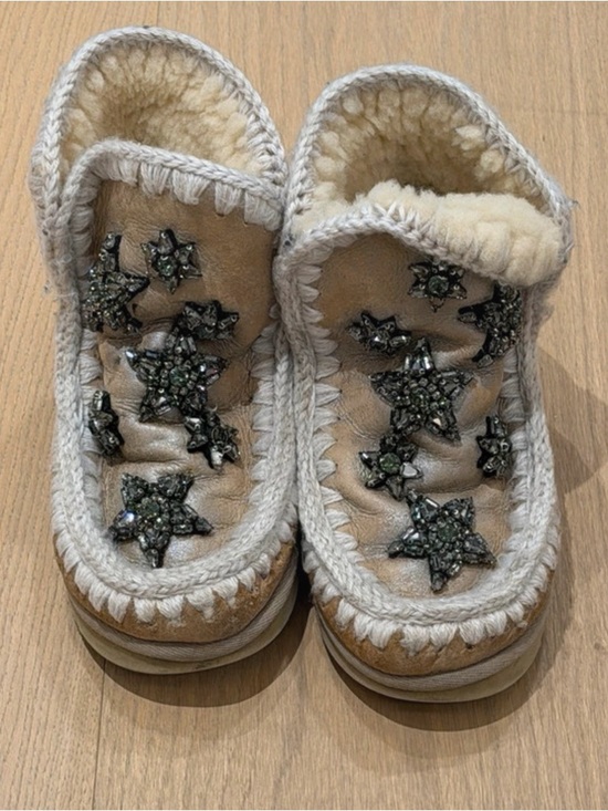 Mou Shoes - Women’s Beige Shearling Lined Boots with Star Embellishments